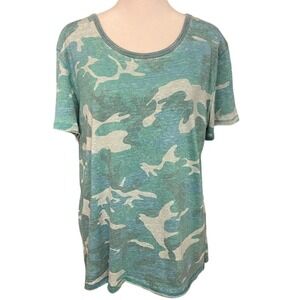 Free People Women Faded Camo Raw Hem Relaxed Crew Neck T-Shirt Green Khaki Small